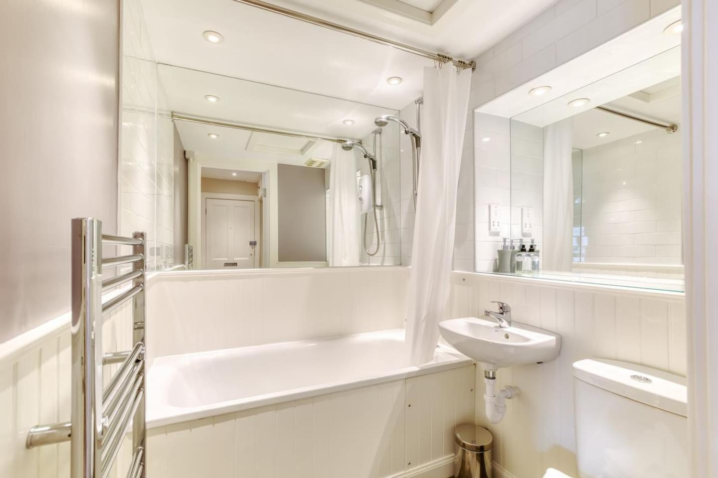 West Port - 2Br In The Heart Of The Old Town Just Off The Grassmarket Edinburgh Dış mekan fotoğraf