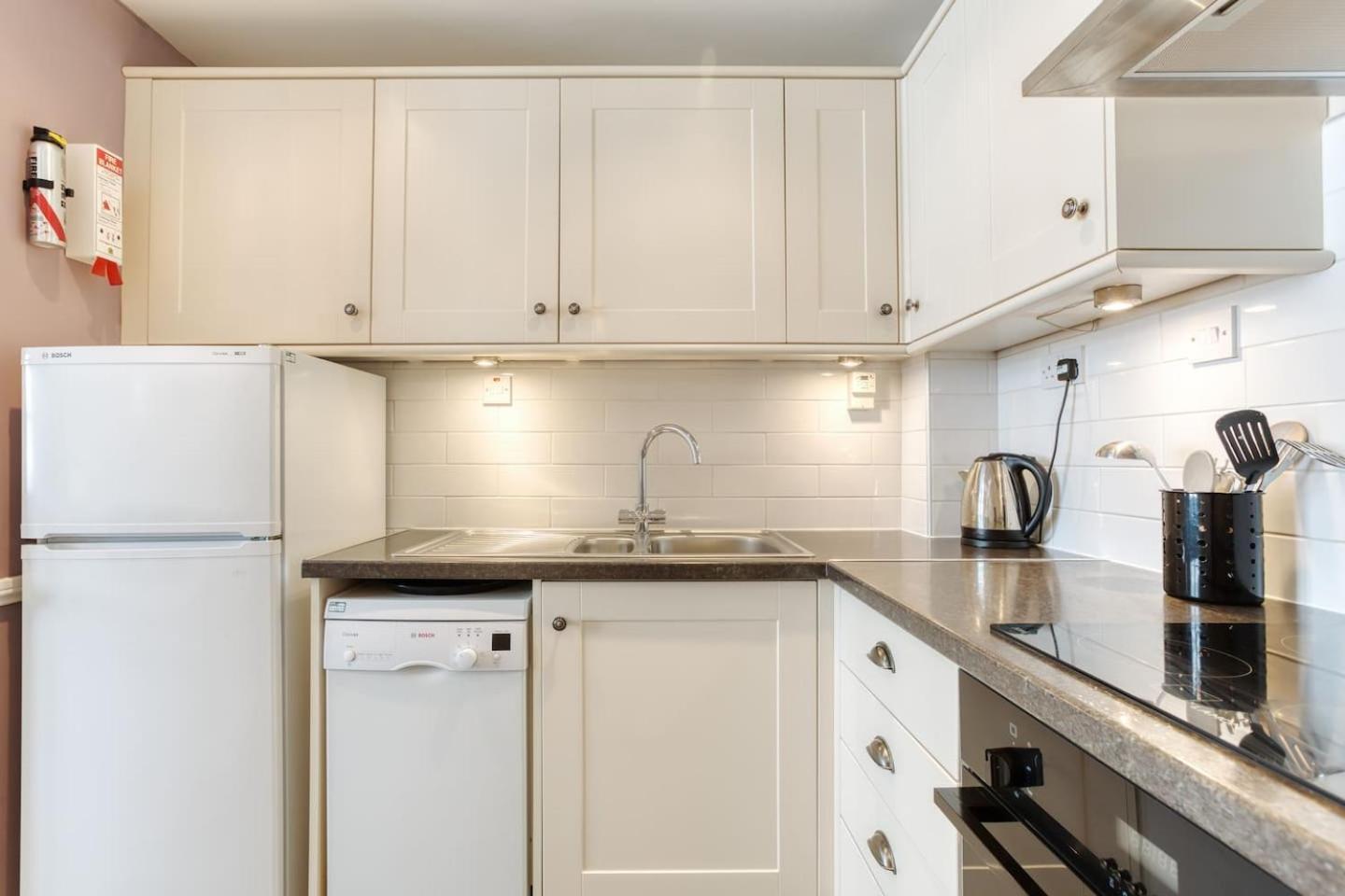 West Port - 2Br In The Heart Of The Old Town Just Off The Grassmarket Edinburgh Dış mekan fotoğraf