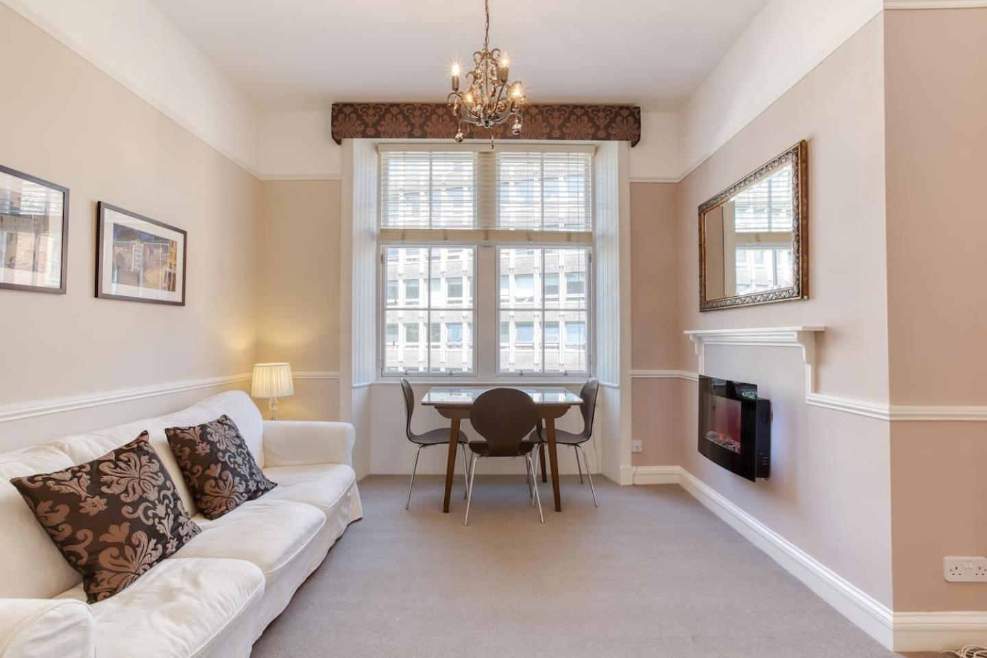 West Port - 2Br In The Heart Of The Old Town Just Off The Grassmarket Edinburgh Dış mekan fotoğraf