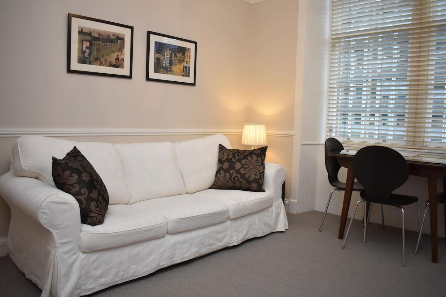 West Port - 2Br In The Heart Of The Old Town Just Off The Grassmarket Edinburgh Dış mekan fotoğraf