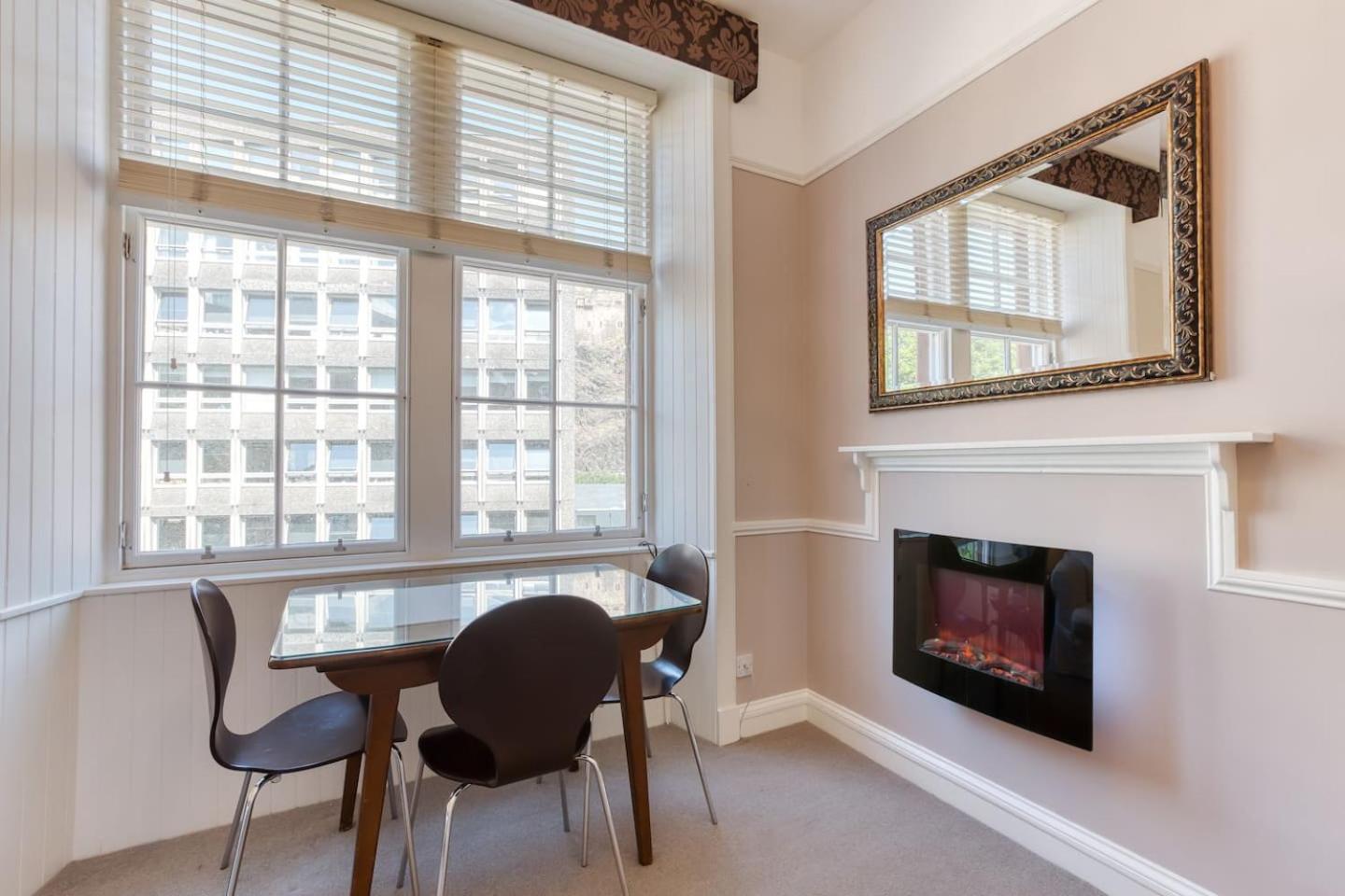 West Port - 2Br In The Heart Of The Old Town Just Off The Grassmarket Edinburgh Dış mekan fotoğraf