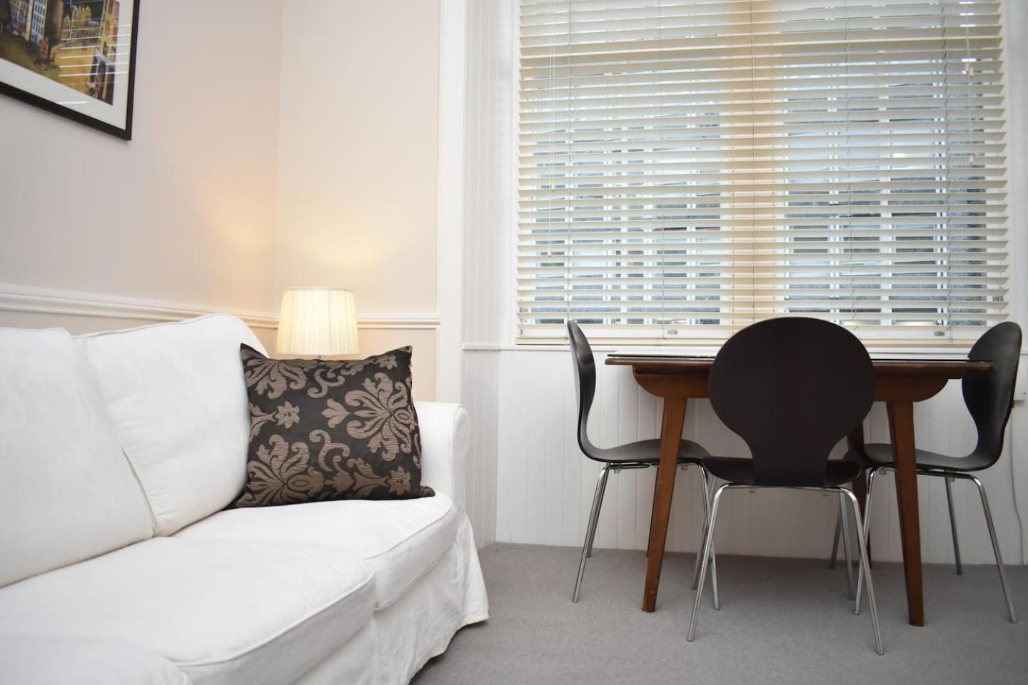 West Port - 2Br In The Heart Of The Old Town Just Off The Grassmarket Edinburgh Dış mekan fotoğraf