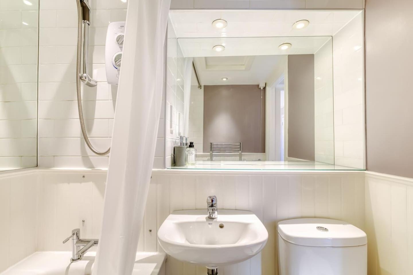 West Port - 2Br In The Heart Of The Old Town Just Off The Grassmarket Edinburgh Dış mekan fotoğraf