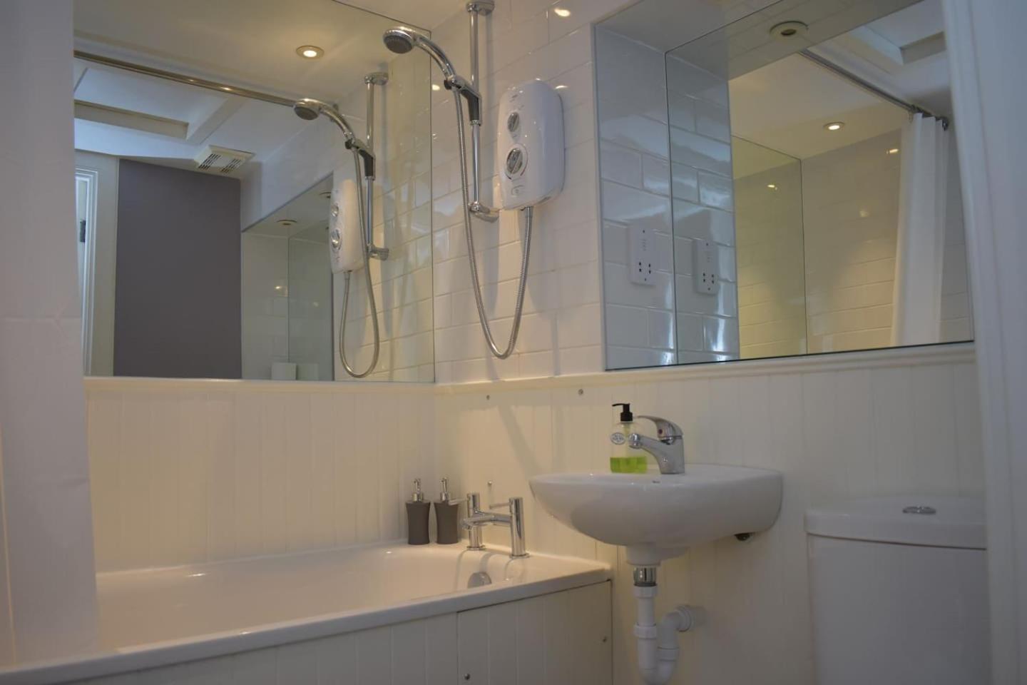 West Port - 2Br In The Heart Of The Old Town Just Off The Grassmarket Edinburgh Dış mekan fotoğraf