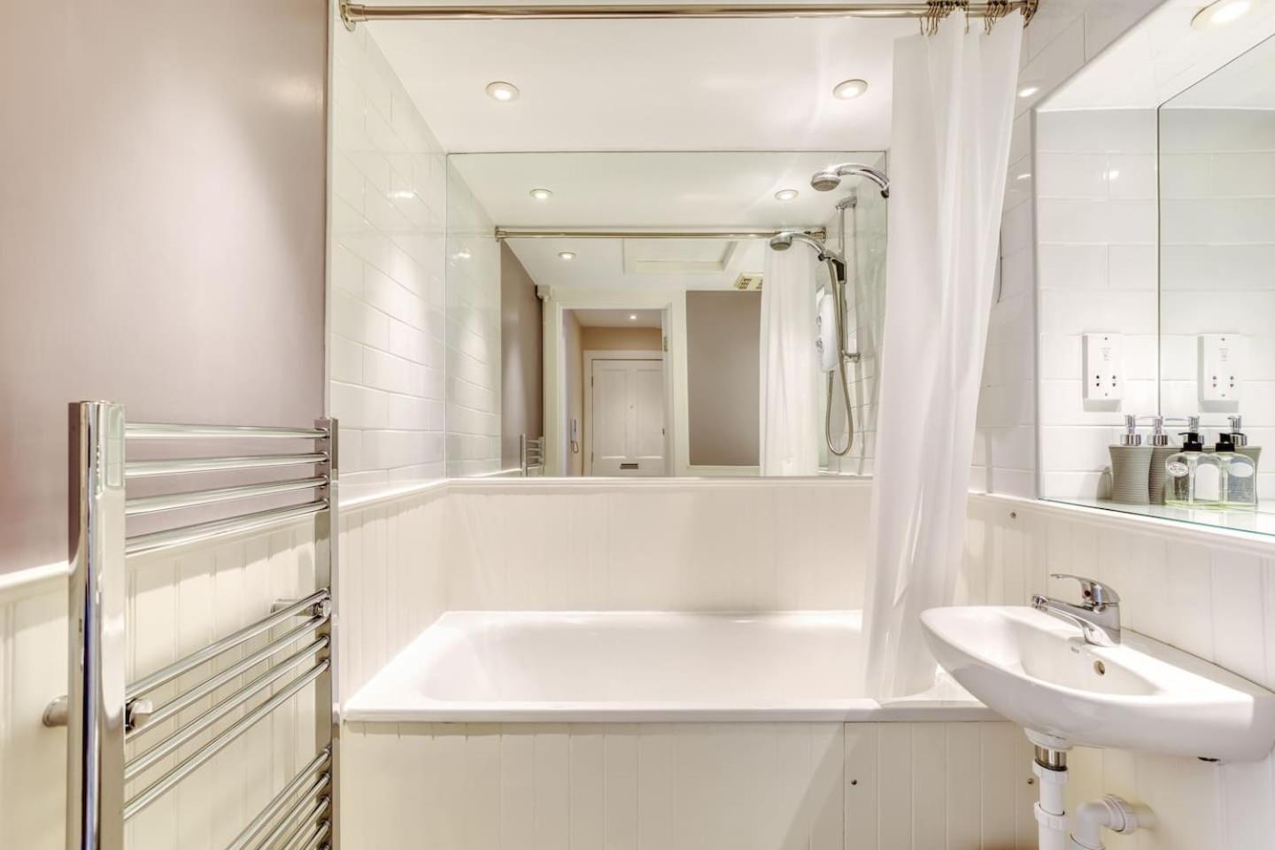 West Port - 2Br In The Heart Of The Old Town Just Off The Grassmarket Edinburgh Dış mekan fotoğraf
